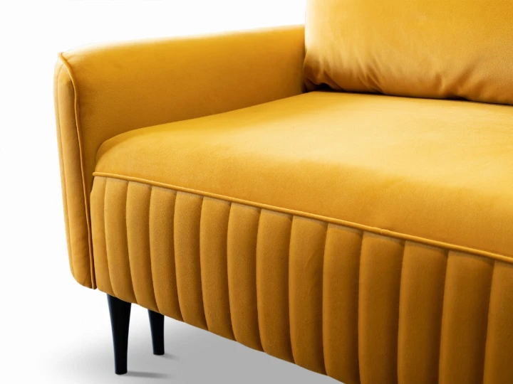 Sofa WENA na drewnianych nóżkach